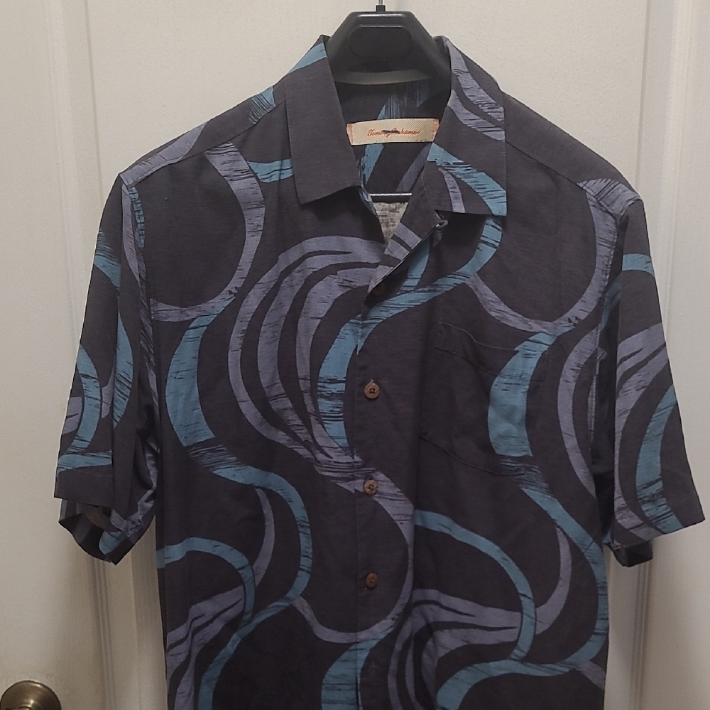 Tommy Bahama Men's Blue and Gray Shirt Size M